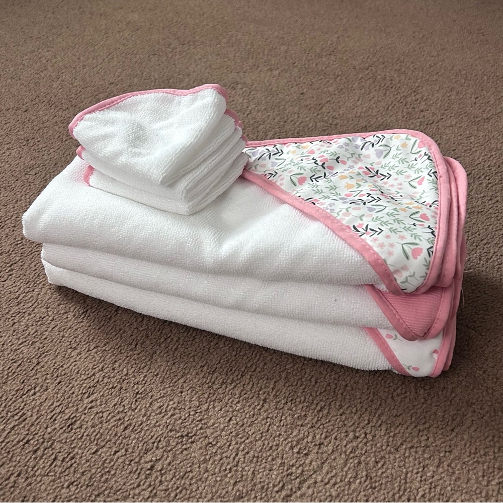 NWOT Chickpea Baby Girl 5Pc Bath Set